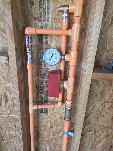 Fire sprinkler riser assembly installation